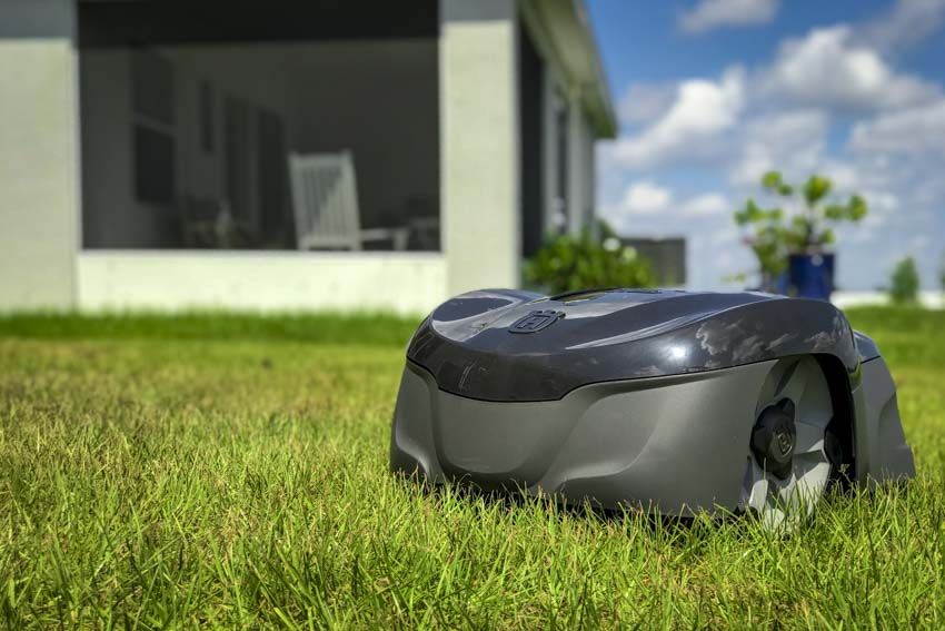 Husqvarna Automower 115H Review - Robotic mower for small to mid yards