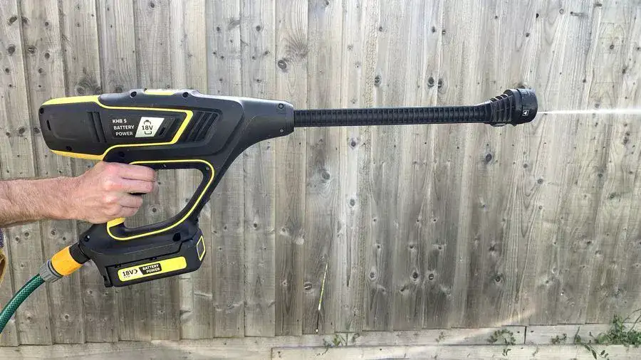 Best Cordless Pressure Washers in 2023 (Comparison tool & Buying guide)
